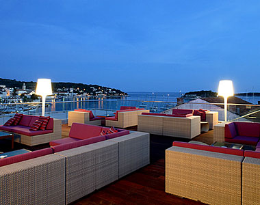 16. The Top Bar, Adriana Hotel || Hvar, Croatia 